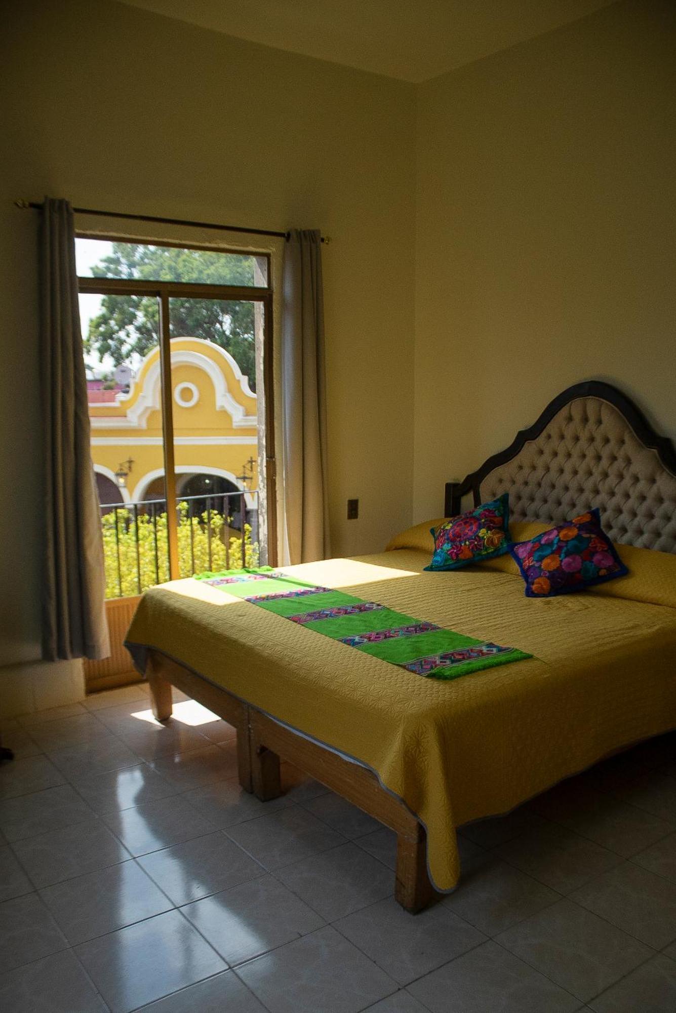 Media Luna Hotel 3*